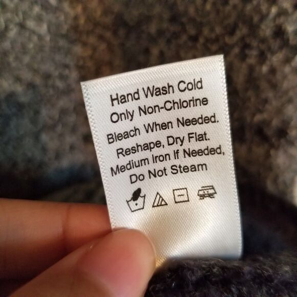 Coldwater Creek Women's Misses Size M Gray Ombre Blanket Striped Vest - Picture 6 of 10